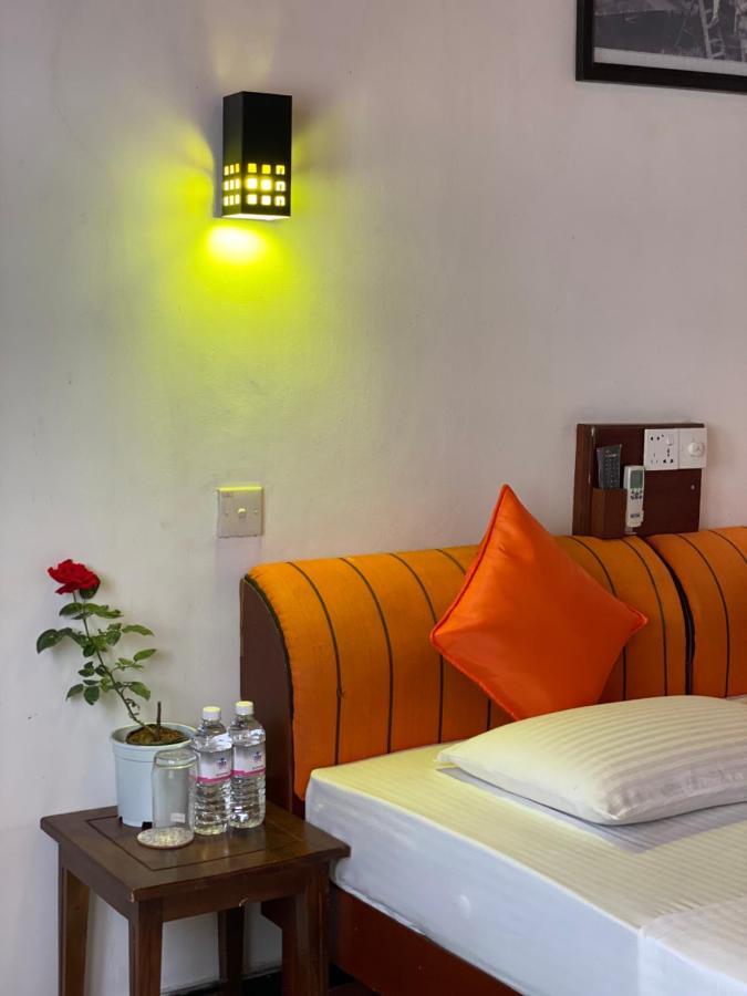 Beach Walk Hotel Unawatuna Dış mekan fotoğraf