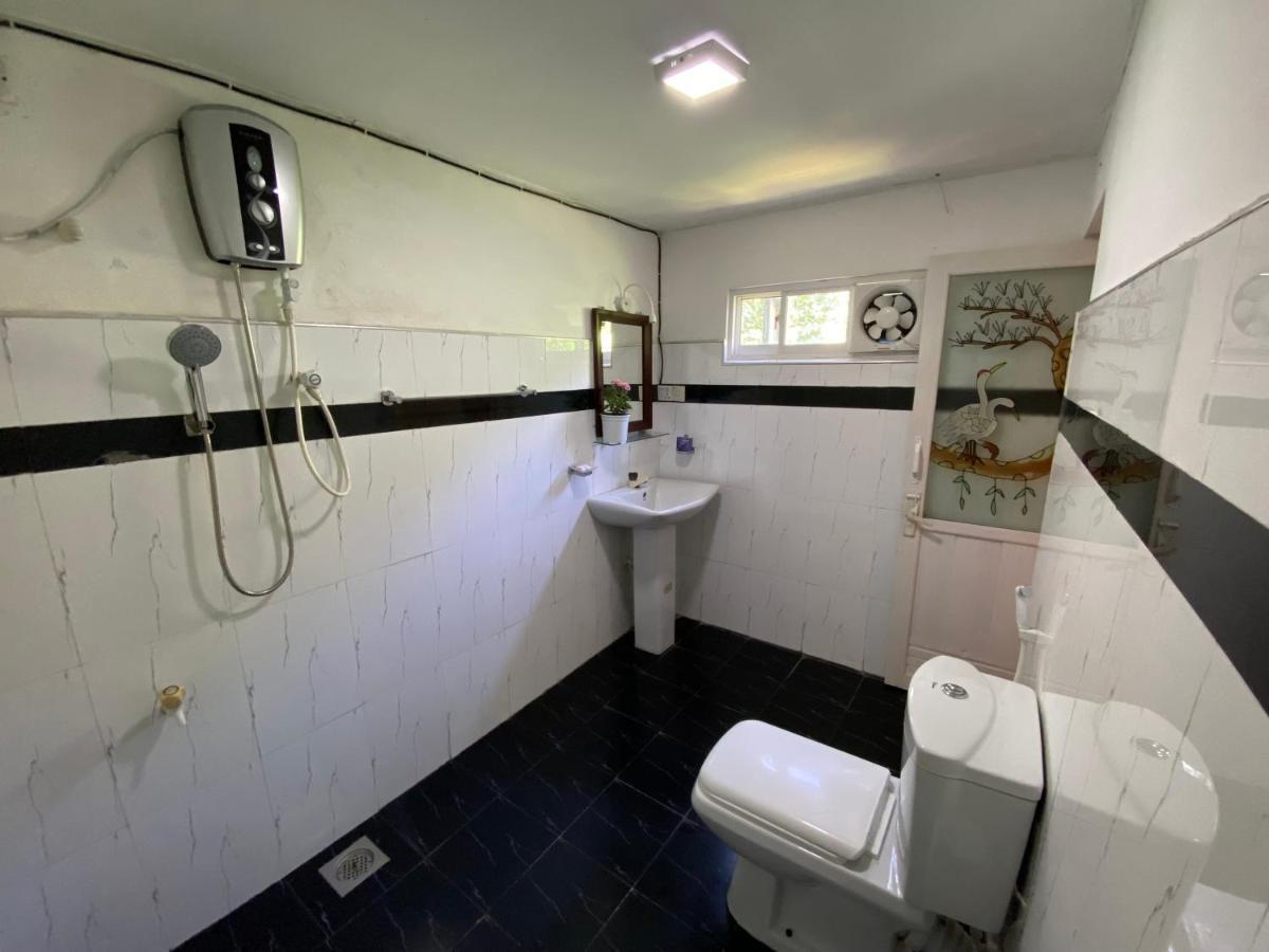 Beach Walk Hotel Unawatuna Dış mekan fotoğraf