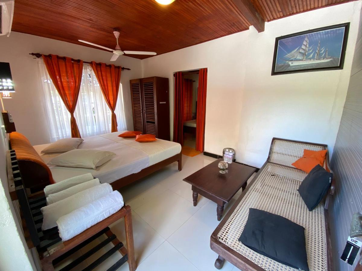 Beach Walk Hotel Unawatuna Dış mekan fotoğraf