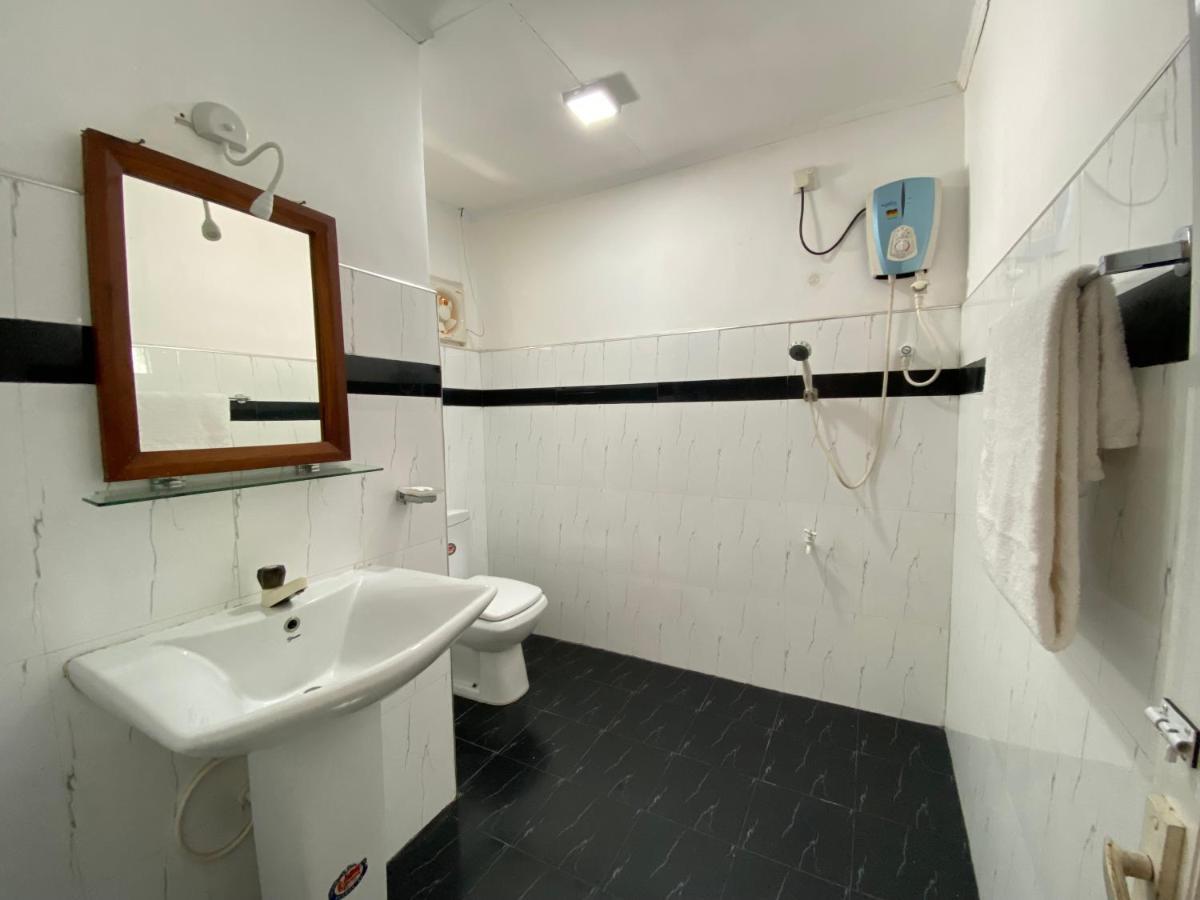 Beach Walk Hotel Unawatuna Dış mekan fotoğraf